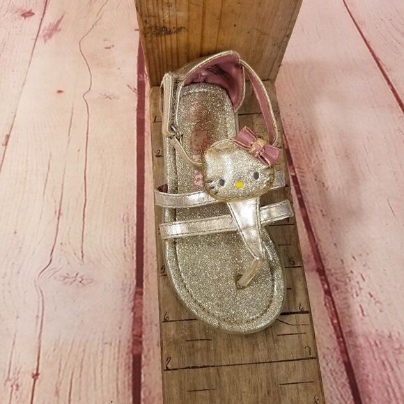 Hello Kitty Sandals 8 - Picture 2 of 4
